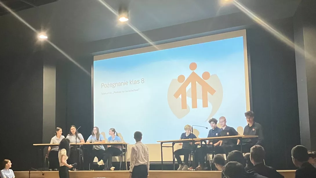 Pożegnanie klas ósmych i zaprzysiężenie nowego Samorządu Uczniowskiego, czerwiec 2025, fot. Zofia Kiełek