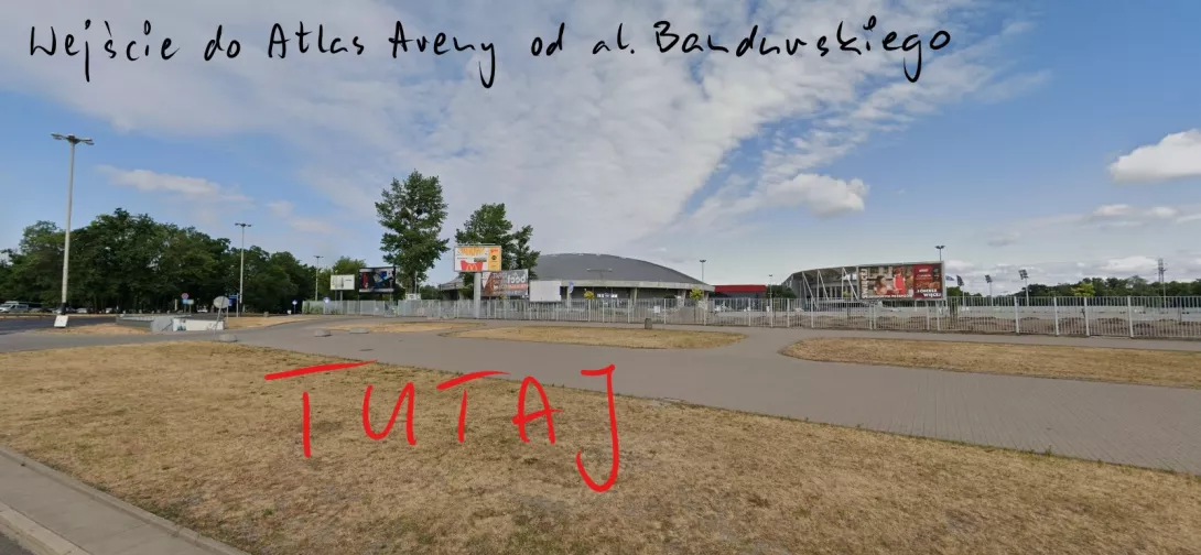 Wejście do Atlas Areny od al. Bandurskiego