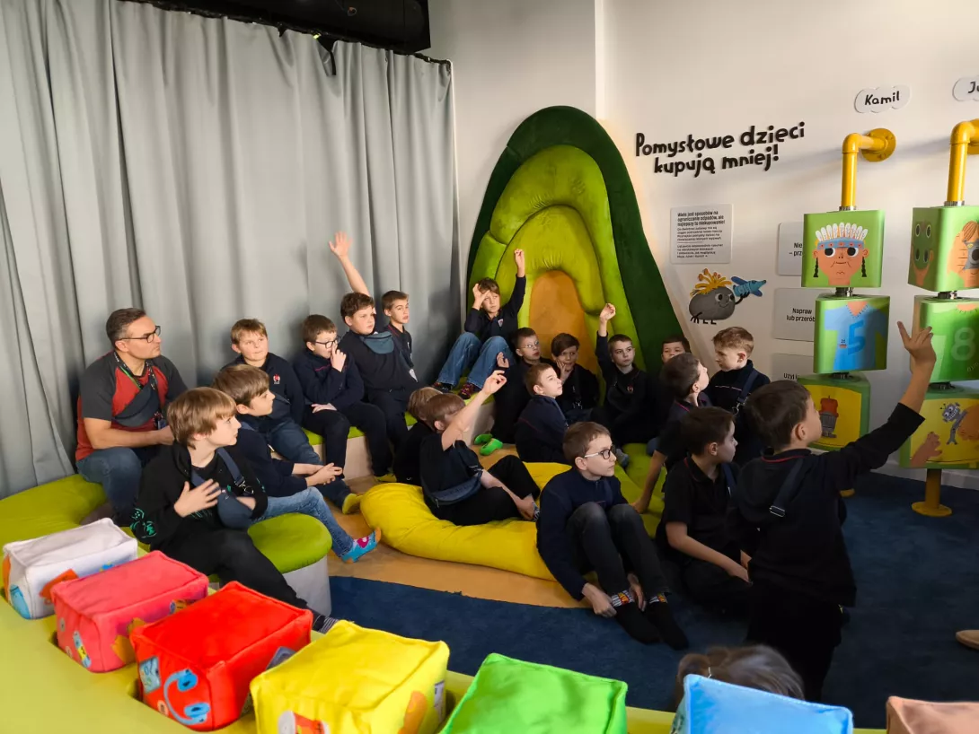 Klasa 3b w czasie zajęć ekologicznych w EkoCentrum.