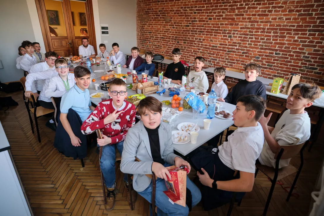 Spotkanie opłatkowe w klasie.