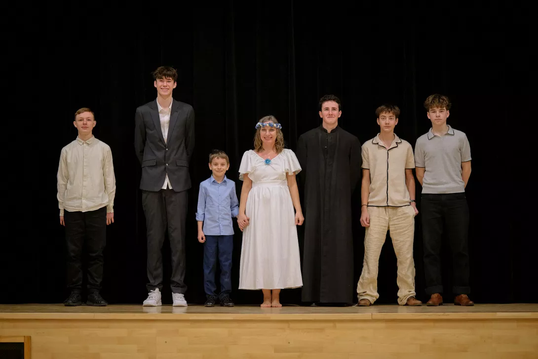 Wszyscy aktorzy etiudy "Kwiatki Matusi Małgorzaty" (fot. Amelia Szymańska)