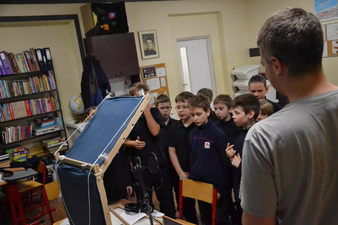 Wspólne nagranie hałasujących ptaków do słuchowiska "Ptasie radio". 