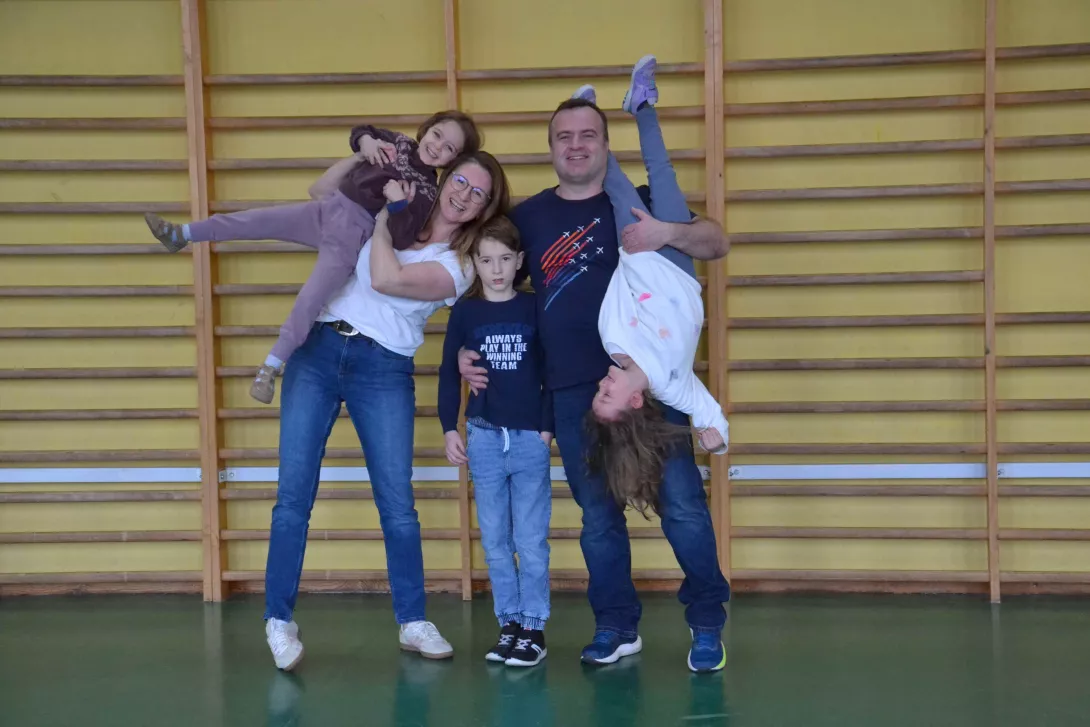 Prezentacja i rzeźba rodziny.