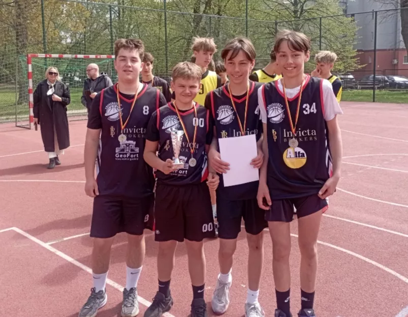 Wicemistrzowie Igrzysk Młodzieży Szkolnej w koszykówce 3x3