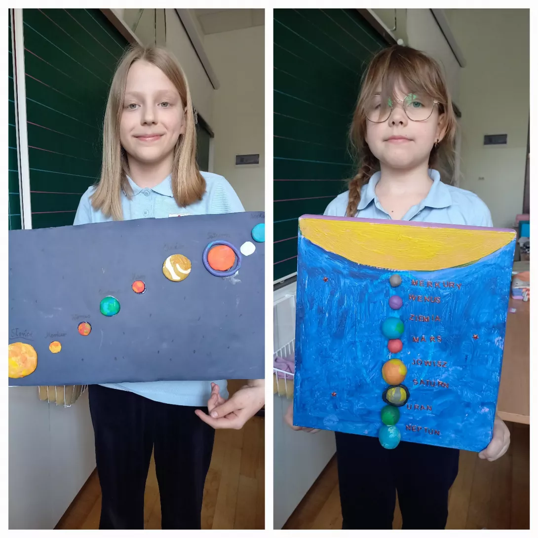 Uczennice klasy 3c prezentują swoje prace na temat Układu Słonecznego