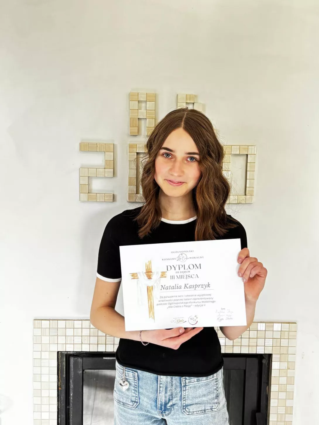 Natalia Kasprzyk z klasy 8a z dyplomem za III miejsce w II Ogólnopolskim Konkursie online „Dla Ciebie z Pasją”.