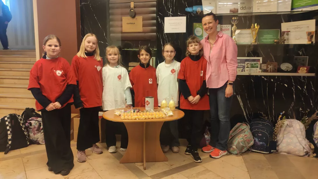 Wolontariusze SKC podczas akcji Wielkanocne Dzieło Caritas