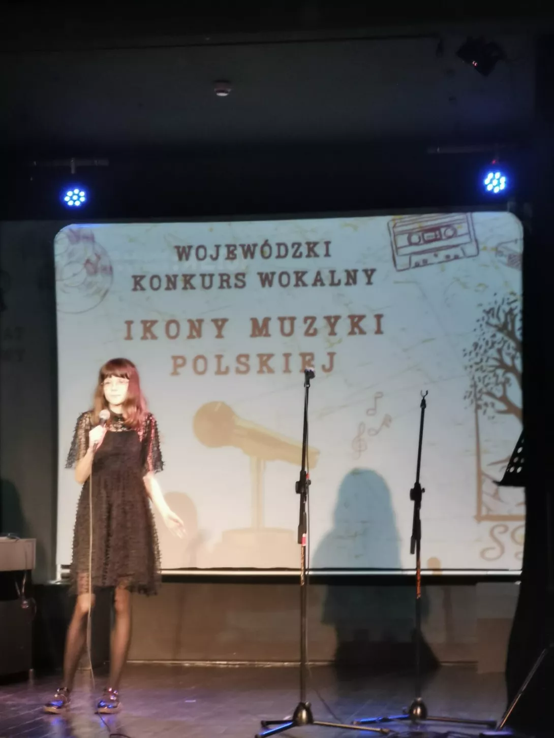 Natalia Sieroń, uczestniczka Wojewódzkiego Konkursu Piosenki "Ikony polskiej piosenki"
