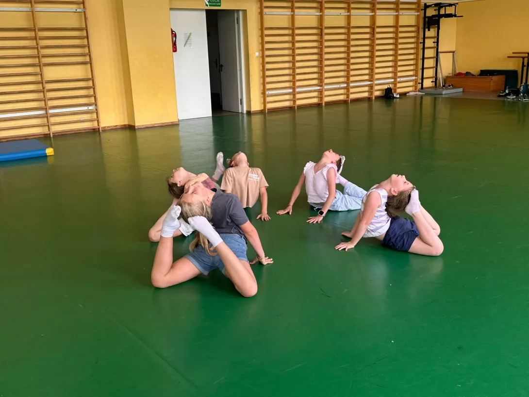 Uczestnicy III turnusu półkolonii SL Salos-Wodna podczas zajęć tanecznych (foto Natalia Siarka)