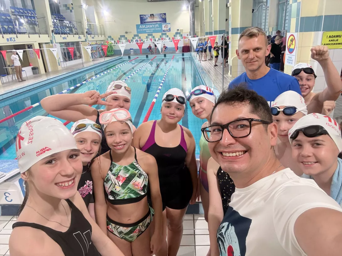 Uczniowie SSP na Mistrzostwach Łodzi w pływaniu drużynowym IGRZYSKA DZIECI 2026