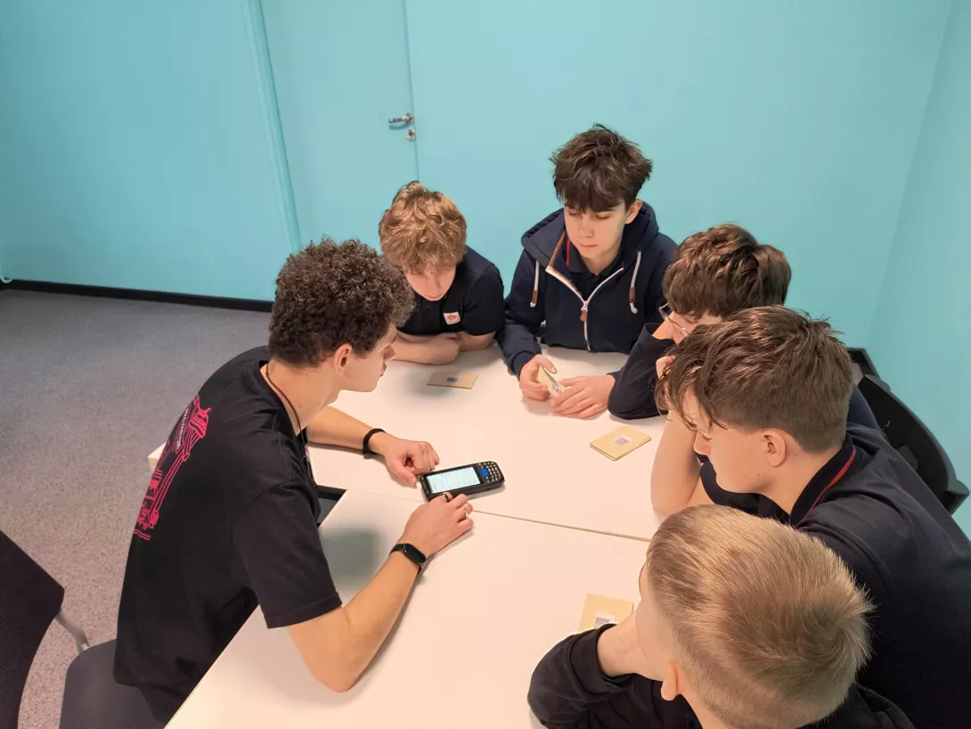 Uczniowie ćwiczą dokonywanie inwentaryzacji