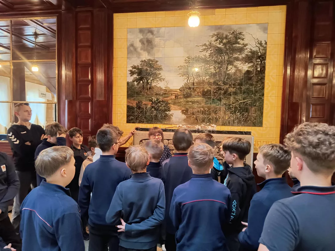 Wizyta uczniów klas piątych w Pałacu Poznańskiego