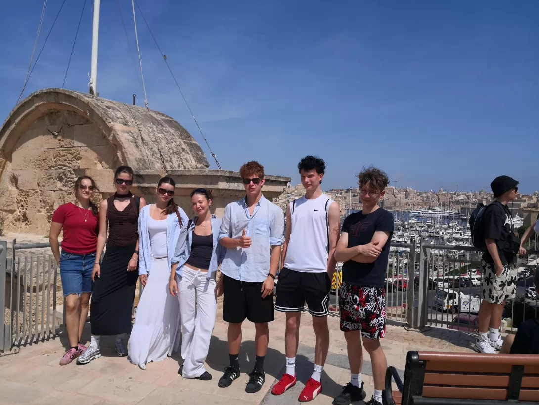 W Birgu