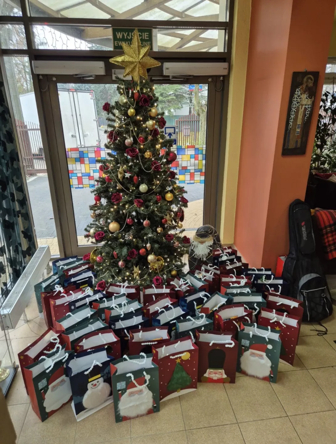 Przygotowane prezenty dla mieszkańców Domu Kombatanta.