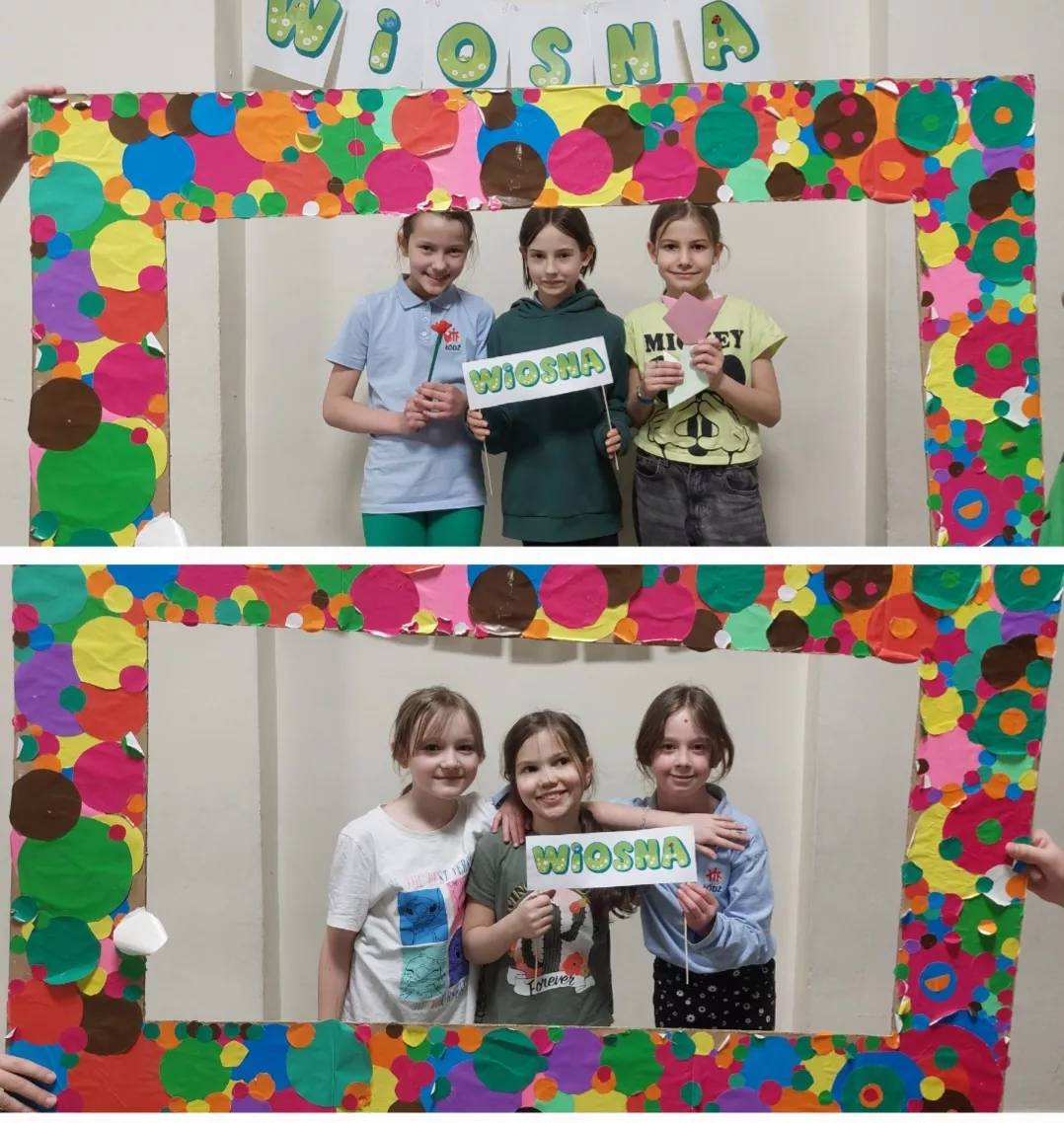 Uczniowie klas 1-3 pozujący do pamiątkowych zdjęć z okazji pierwszego dnia kalendarzowej wiosny.