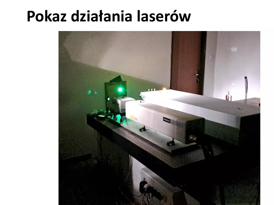 tym światłem daje się ustalić pozycje satelitów z dokładnością do 18 mm