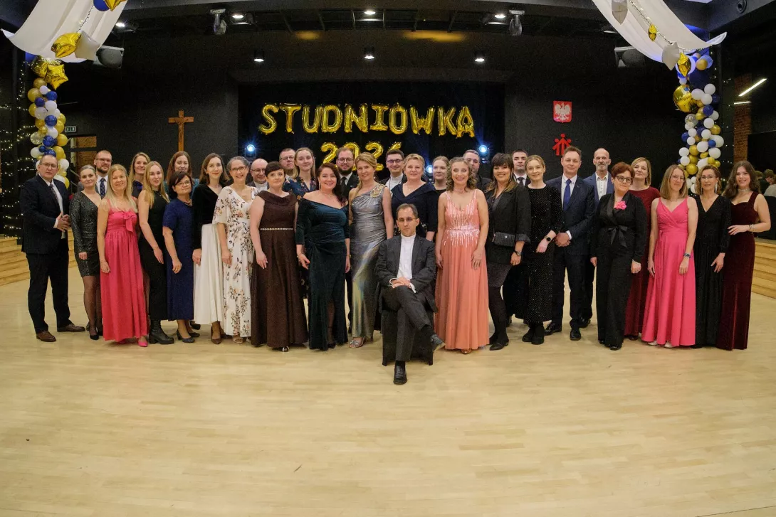 Wspólne zdjęcie nauczycieli. (fot. Antoni Szumielewicz)