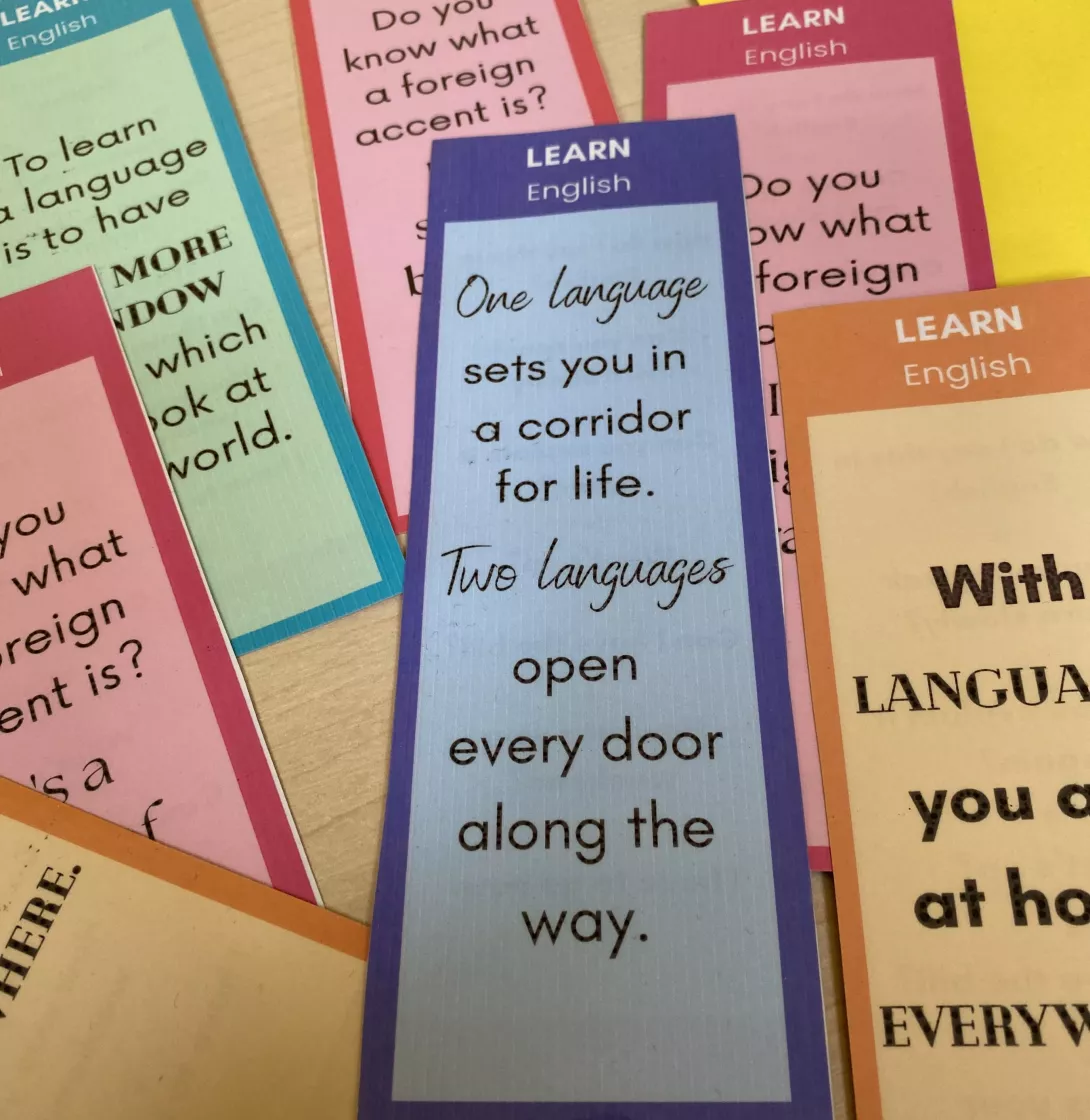 Zakładka z cytatem o nauce języka obcego, którą uczniowie dostali za wykonanie plakatu.